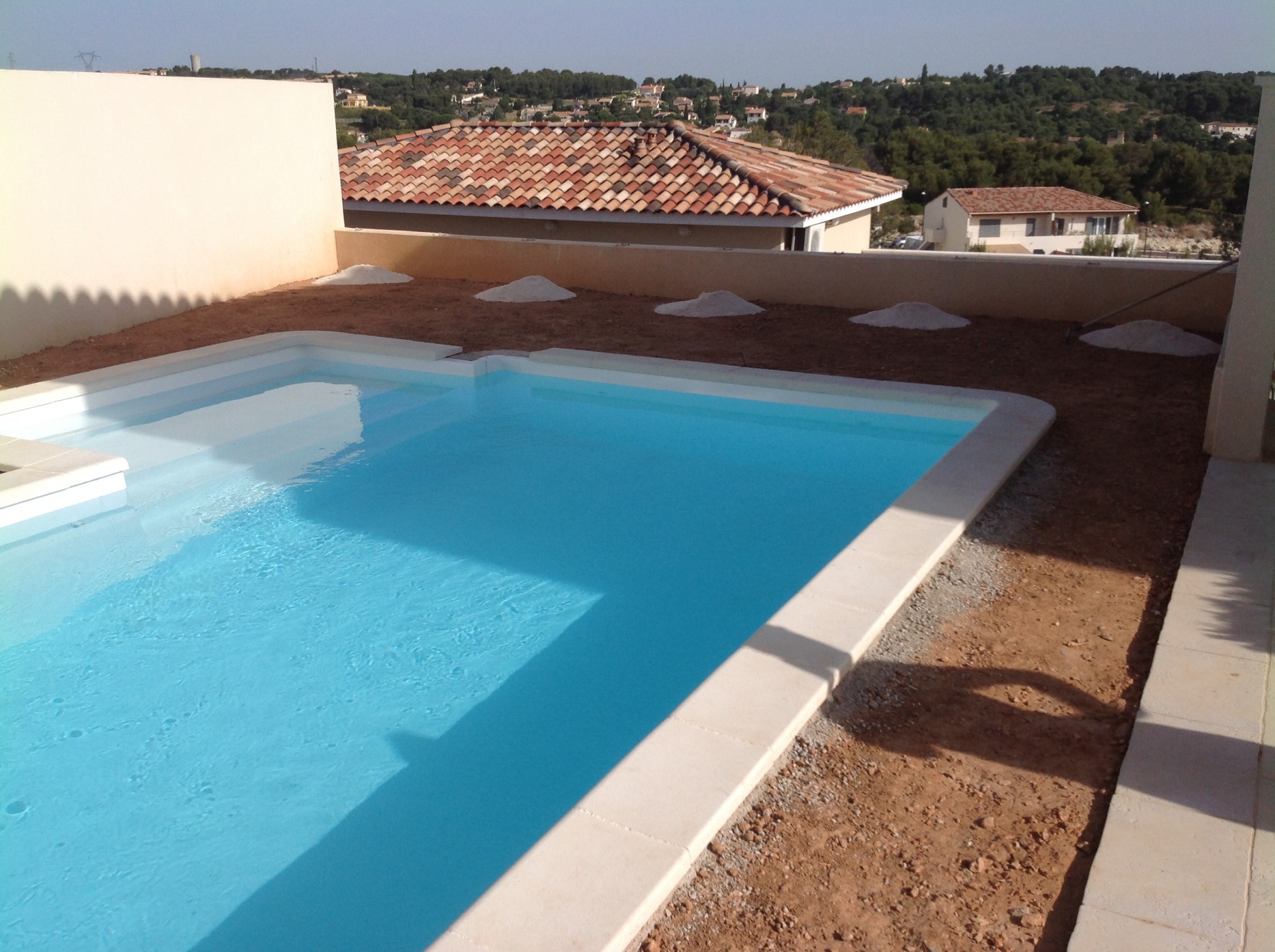 Pose d'un gazon synthétique à Aix en Provence